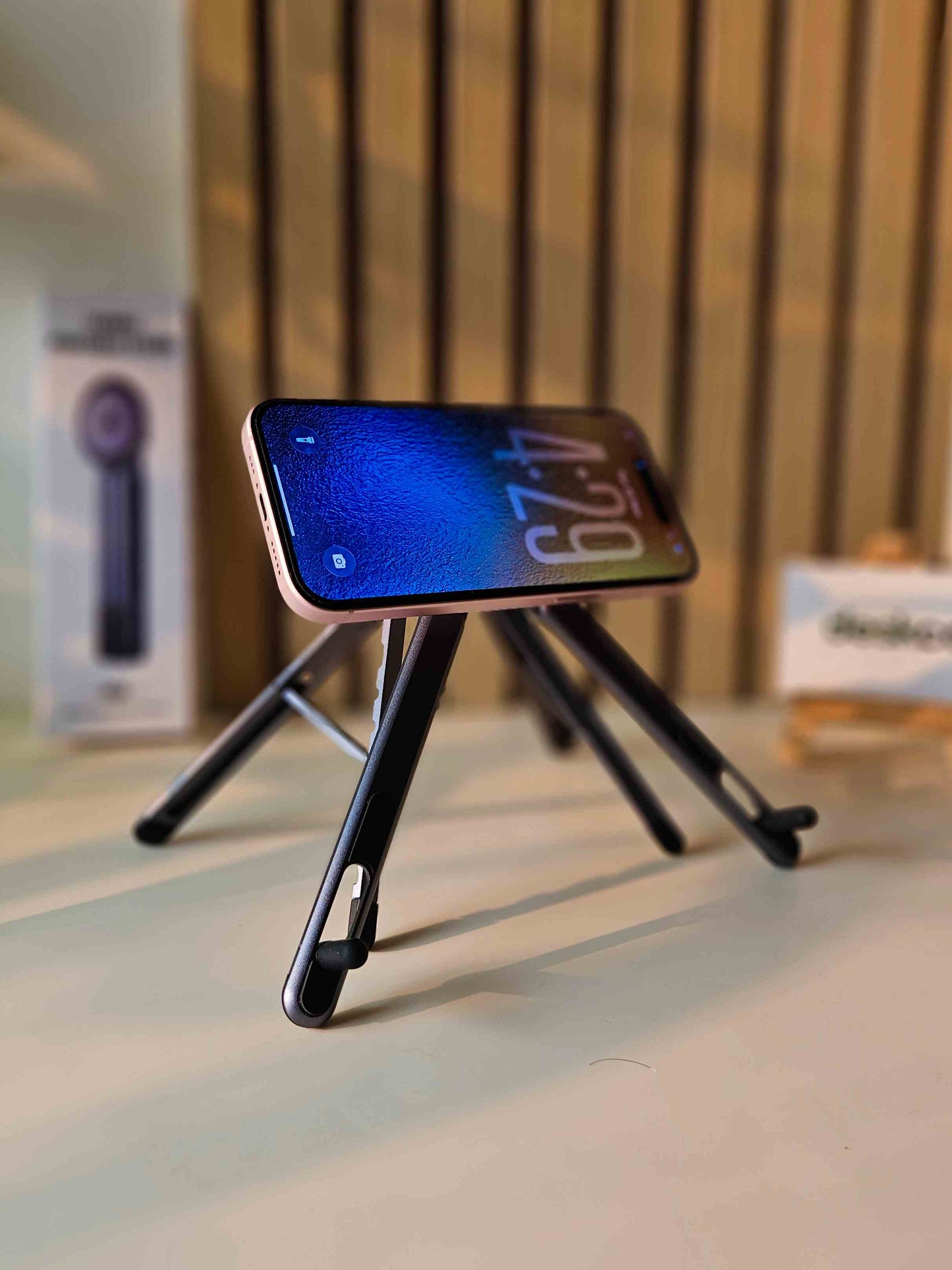 🎉50% KORTING!📱4-in-1 Multifunctionele Magnetische Apparaatstandaard: Aluminiumlegering – Draagbaar, Verstelbaar & Stabiel Voor Telefoon/Tablet/Laptop!