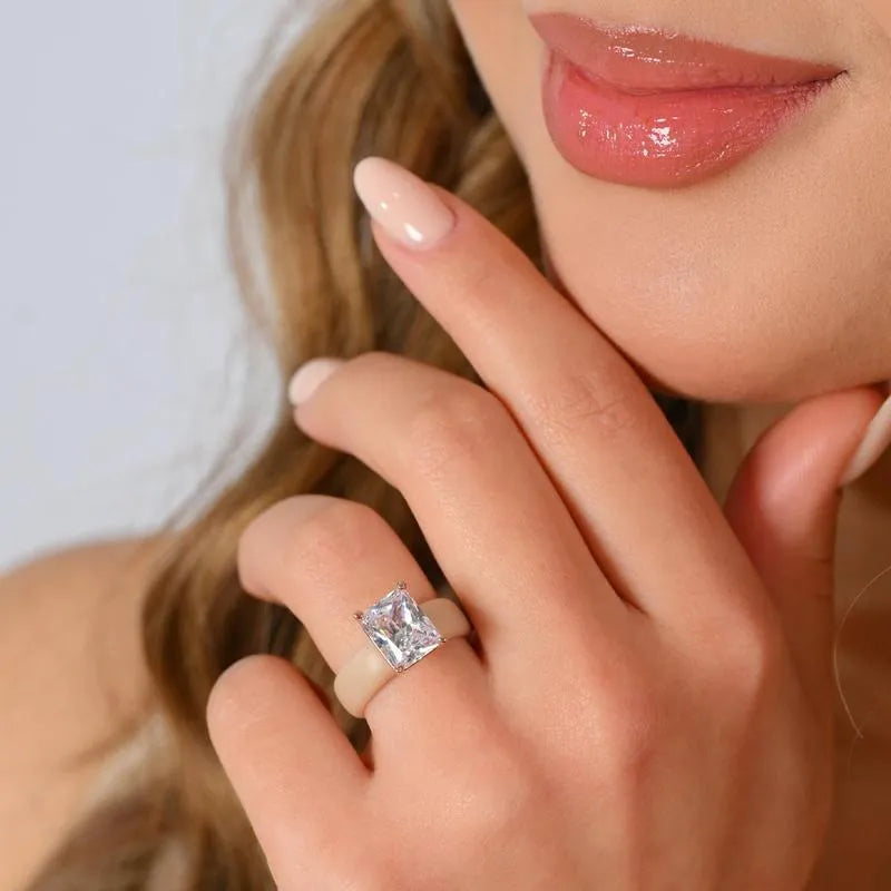 Renfit Silicone Ring – 10×8 mm Emerald Cut CZ